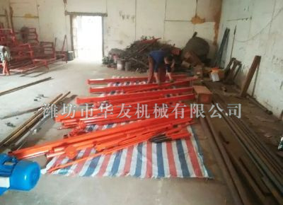 點擊查看詳細(xì)信息<br>標(biāo)題：華友機械直滑式吊運機發(fā)貨現(xiàn)場 閱讀次數(shù)：7006